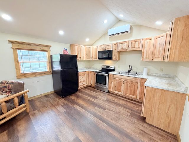 845 Lakeview Road, Galatia, IL 62935