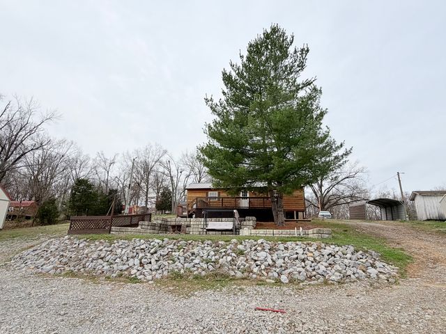 845 Lakeview Road, Galatia, IL 62935