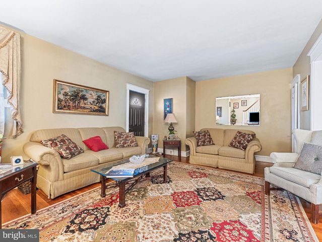 257 LONG LN, Upper Darby, PA 19082