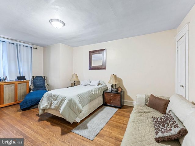 257 LONG LN, Upper Darby, PA 19082