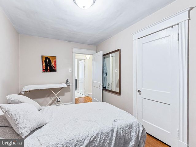 257 LONG LN, Upper Darby, PA 19082