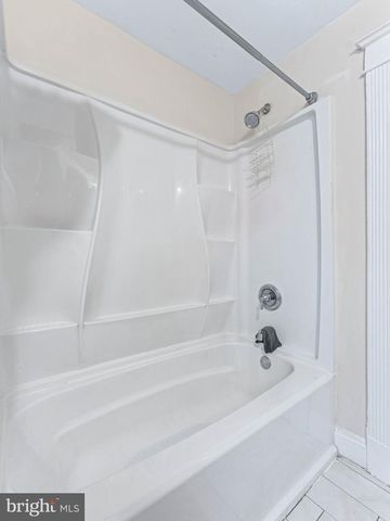 257 LONG LN, Upper Darby, PA 19082