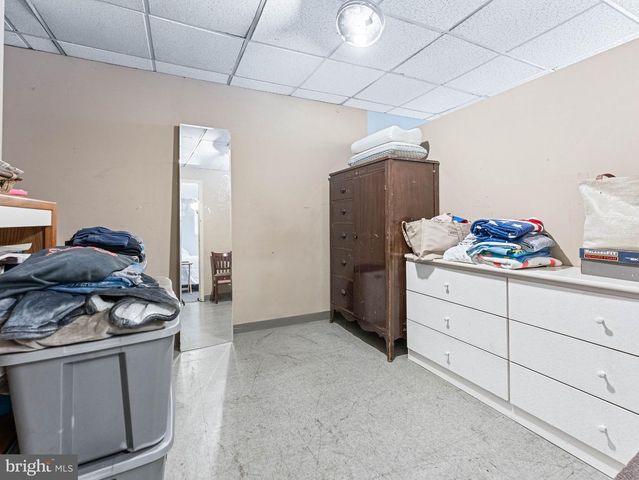 257 LONG LN, Upper Darby, PA 19082