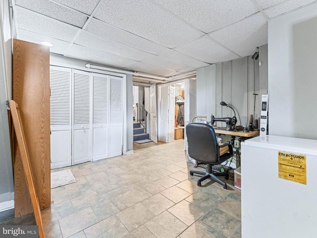 257 LONG LN, Upper Darby, PA 19082