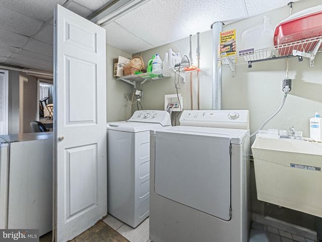 257 LONG LN, Upper Darby, PA 19082