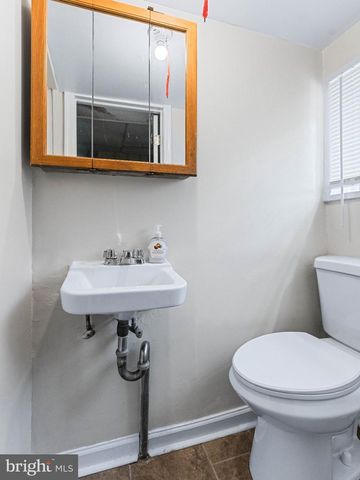 257 LONG LN, Upper Darby, PA 19082