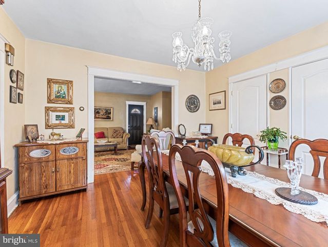 257 LONG LN, Upper Darby, PA 19082
