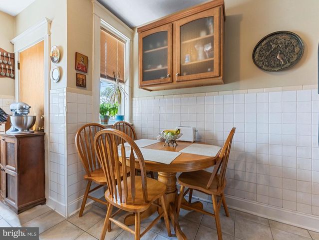 257 LONG LN, Upper Darby, PA 19082