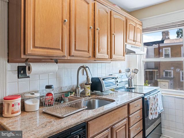 257 LONG LN, Upper Darby, PA 19082