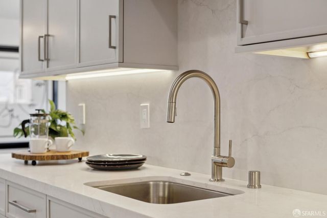 505 Grand View Avenue 2nd, San Francisco, CA 94114