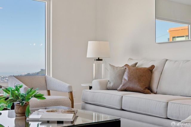 505 Grand View Avenue 2nd, San Francisco, CA 94114