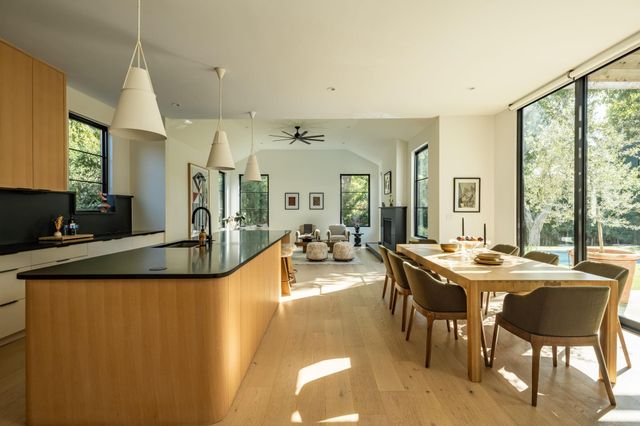907 Karen, Austin, TX 78757