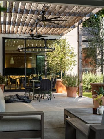 907 Karen, Austin, TX 78757