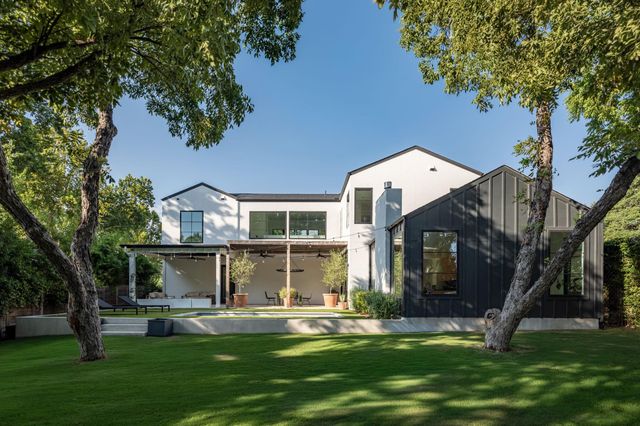907 Karen, Austin, TX 78757