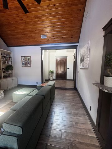 106 Timber Hill, Athens, TX 75751