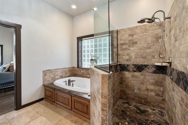 106 Timber Hill, Athens, TX 75751