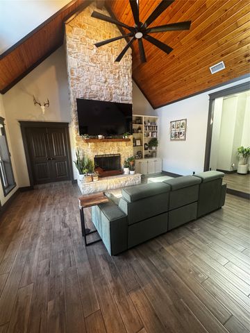 106 Timber Hill, Athens, TX 75751