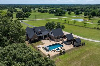 106 Timber Hill, Athens, TX 75751