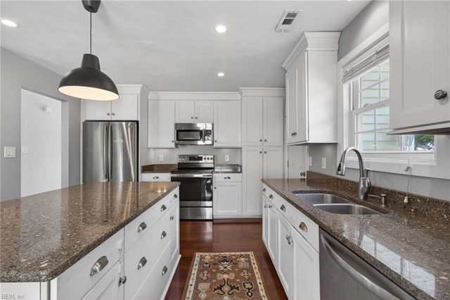 2600 Sunnyfield CT, Virginia Beach, VA 23454
