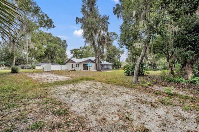 1240 W VOORHIS AVENUE, Deland, FL 32720