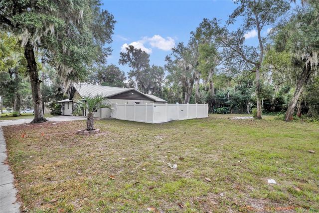 1240 W VOORHIS AVENUE, Deland, FL 32720