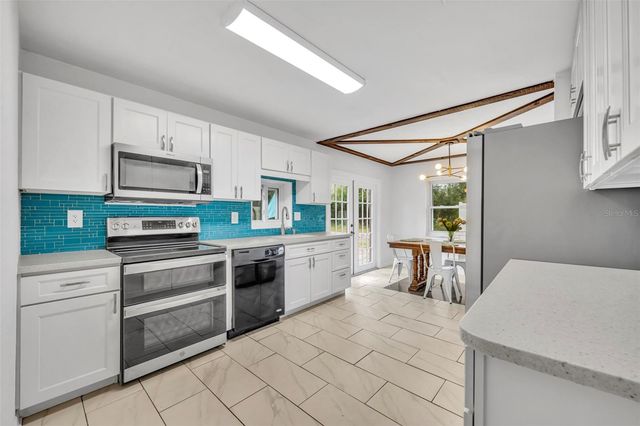 1240 W VOORHIS AVENUE, Deland, FL 32720