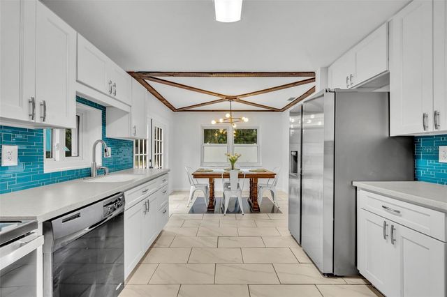 1240 W VOORHIS AVENUE, Deland, FL 32720