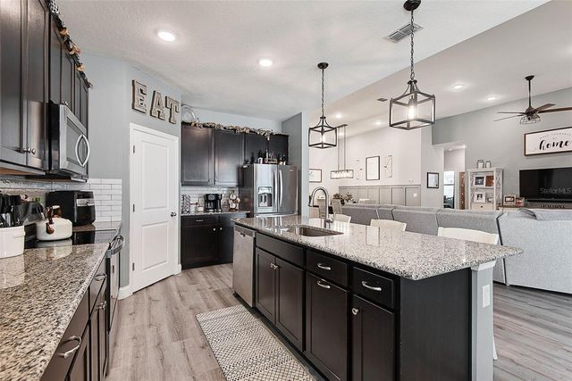 37 LONDONDERRY DRIVE, Palm Coast, FL 32137