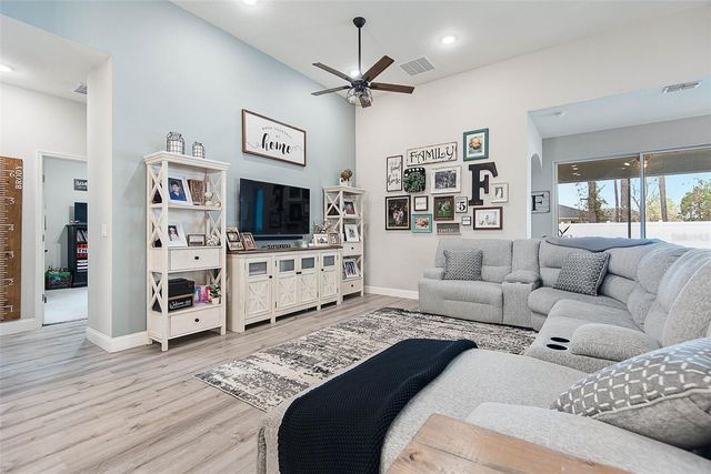 37 LONDONDERRY DRIVE, Palm Coast, FL 32137