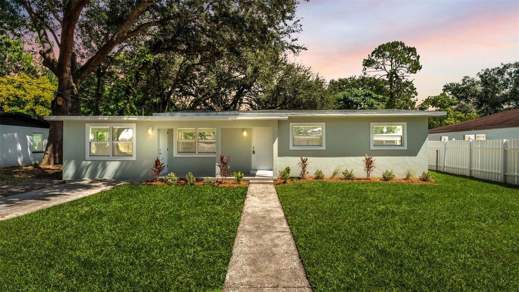 562 LAKE BONNY DRIVE E, Lakeland, FL 33801