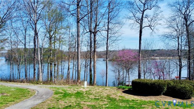 34 Spinnaker Cove Dr, Midlothian, VA 23112