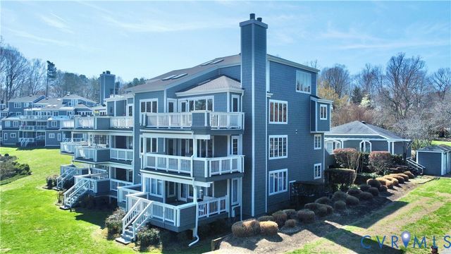 34 Spinnaker Cove Dr, Midlothian, VA 23112