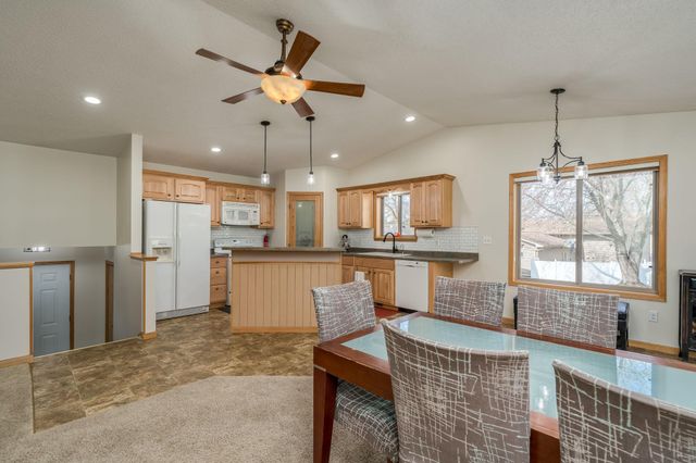 140 Peggy Lane, Eagle Lake, MN 56024