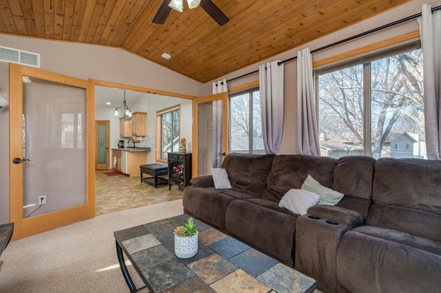 140 Peggy Lane, Eagle Lake, MN 56024