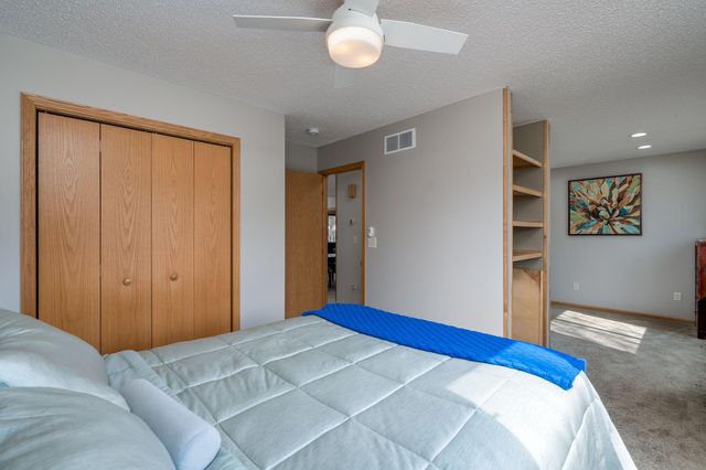 140 Peggy Lane, Eagle Lake, MN 56024