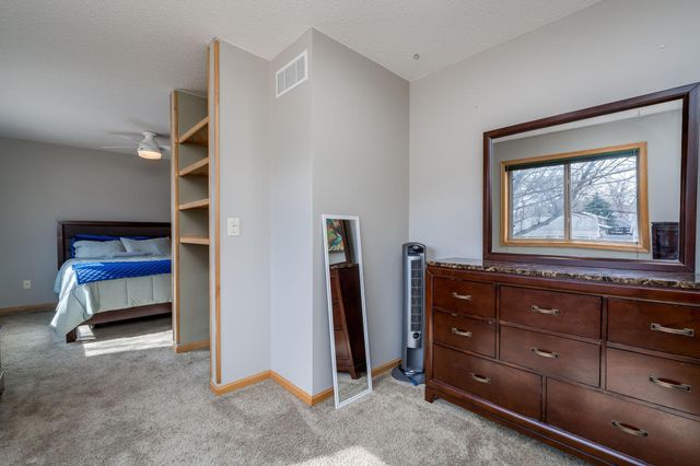 140 Peggy Lane, Eagle Lake, MN 56024