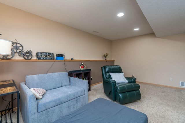 140 Peggy Lane, Eagle Lake, MN 56024