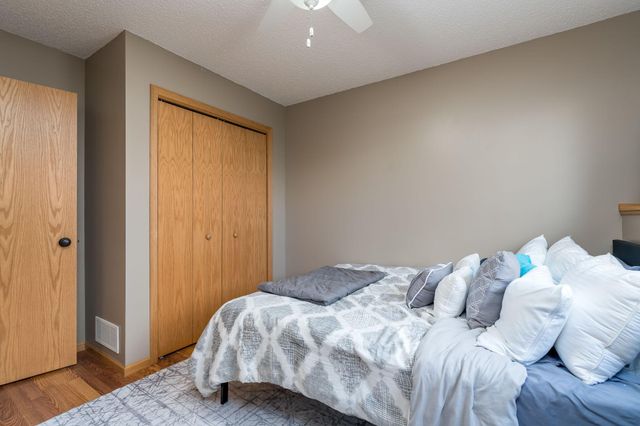 140 Peggy Lane, Eagle Lake, MN 56024