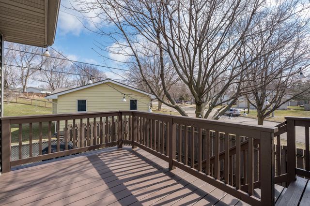 140 Peggy Lane, Eagle Lake, MN 56024