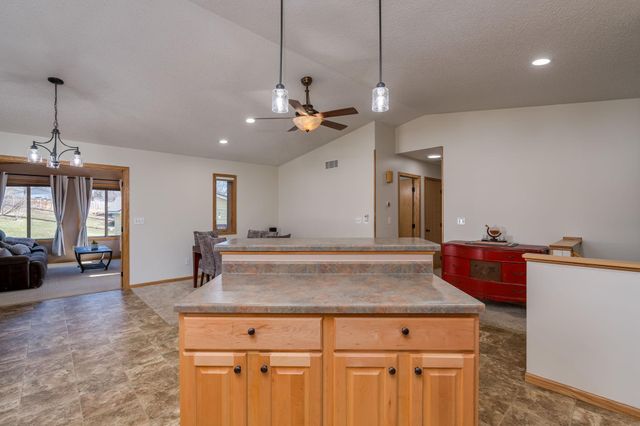 140 Peggy Lane, Eagle Lake, MN 56024