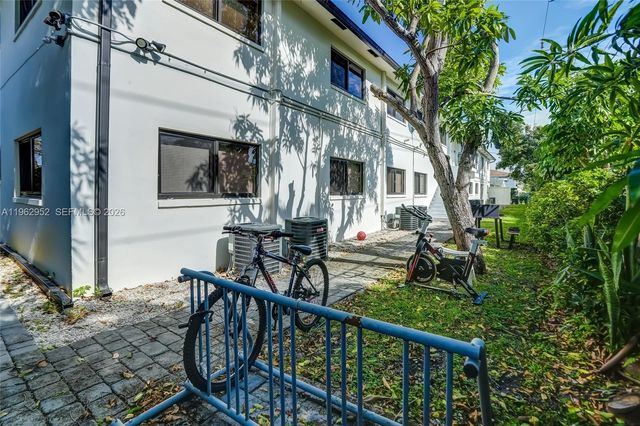 2140 NE 56TH St 2, Fort Lauderdale, FL 33308