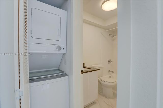 2140 NE 56TH St 2, Fort Lauderdale, FL 33308