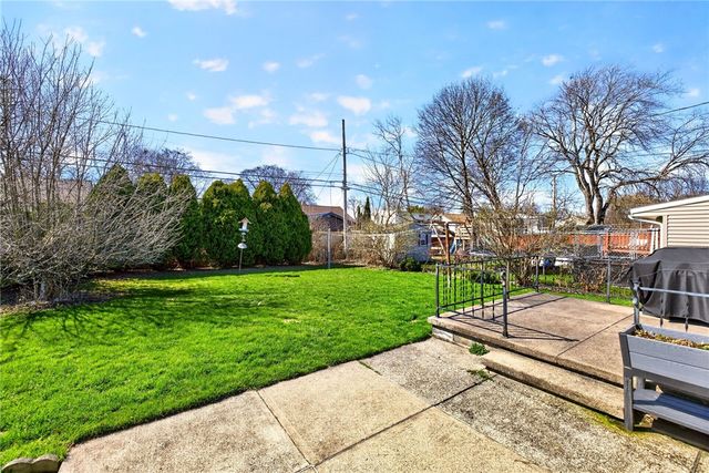 211 Cabot Road, Greece, NY 14626