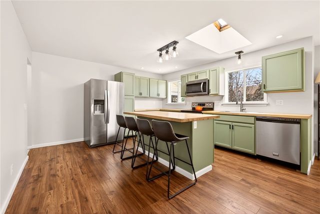 211 Cabot Road, Greece, NY 14626