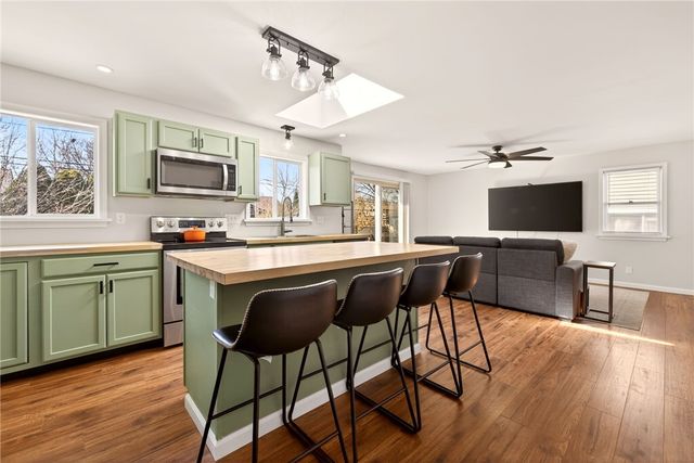 211 Cabot Road, Greece, NY 14626