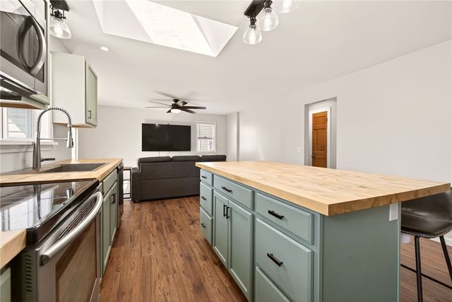 211 Cabot Road, Greece, NY 14626