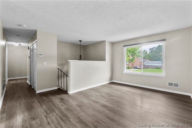 4705 Fallow Drive, Jeffersonville, IN 47130