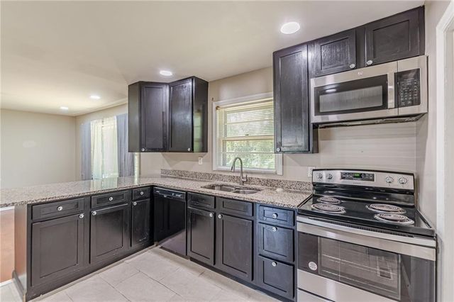 1157 Helen Street, Morrow, GA 30260