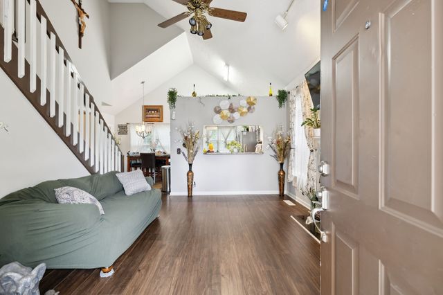 4062 Farmingham Woods Dr, Hermitage, TN 37076