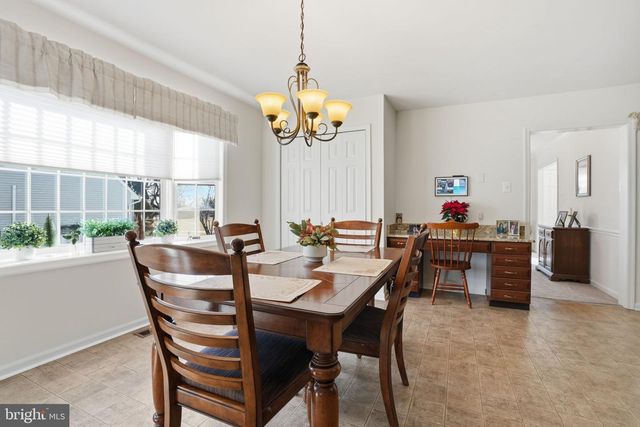 3 SWALLOW RD, Holland, PA 18966